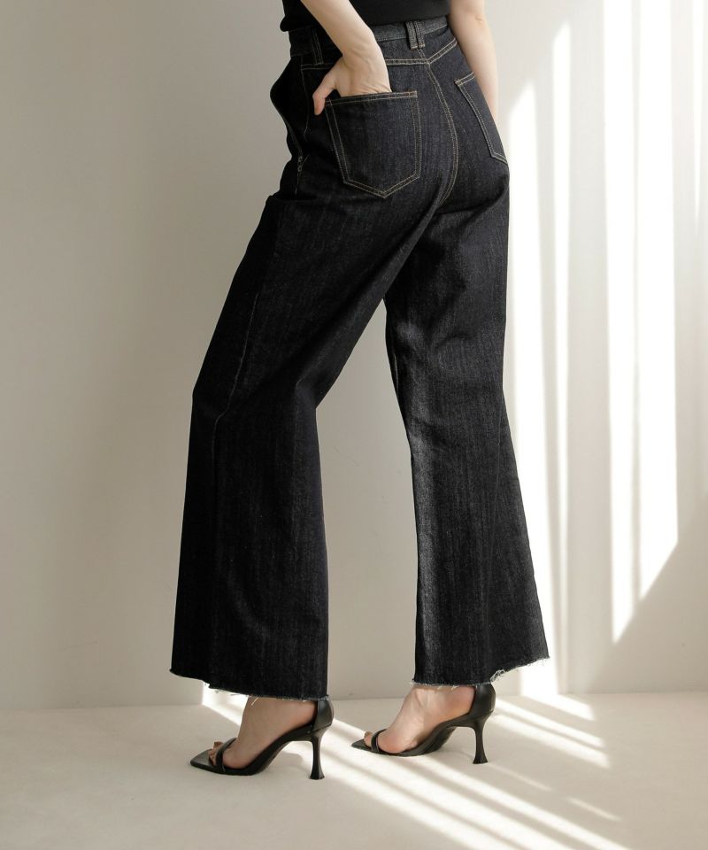 Pintuck Semiwide Jeans | MIELI INVARIANT