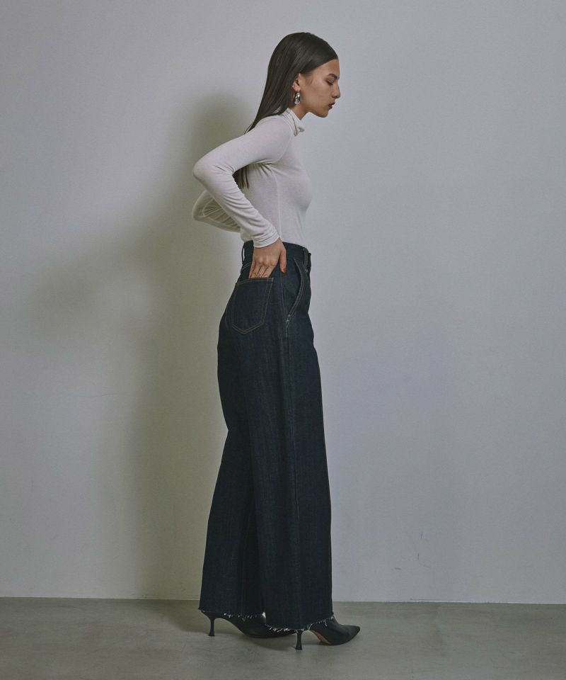 Pintuck Semiwide Jeans | MIELI INVARIANT