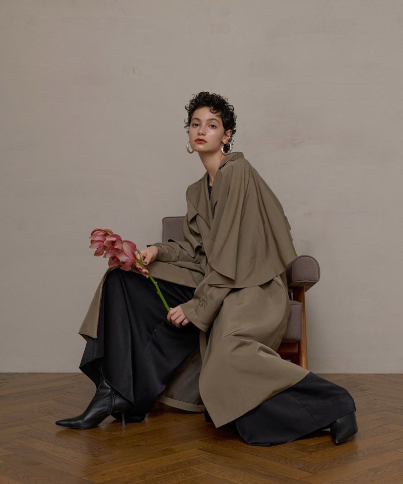 Babbling Flare Trench Coat | MIELI INVARIANT