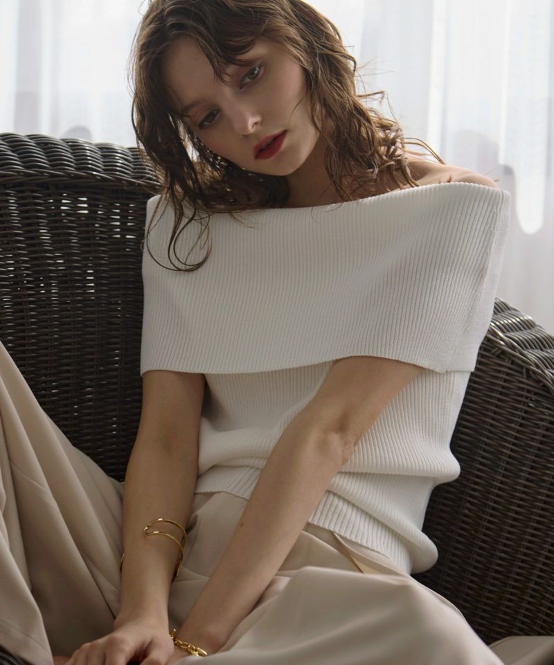 Lax Off Shoulder Knit Top | MIELI INVARIANT